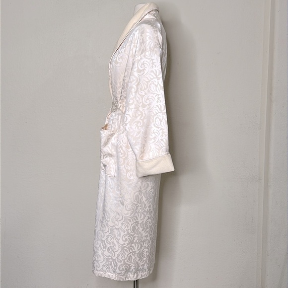 VTG Victoria’s Secret Gold Label Jacquard Lined Robe Dressing Gown Ivory SML - Picture 4 of 9